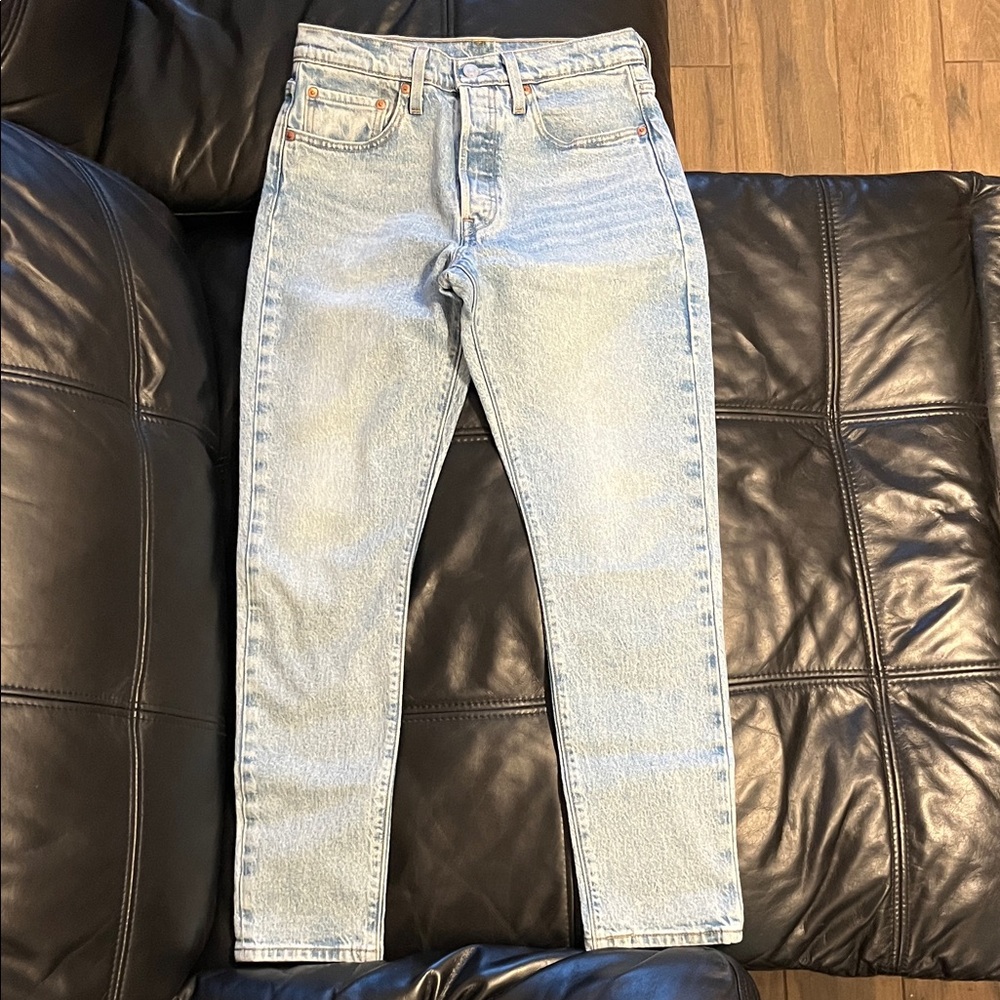 Levi’s 501 Premium Original High Rise Light Blue Wash Size 25